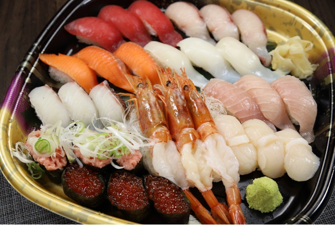 生にぎり寿司盛り合わせ（３～４名様）本マグロなしの画像1