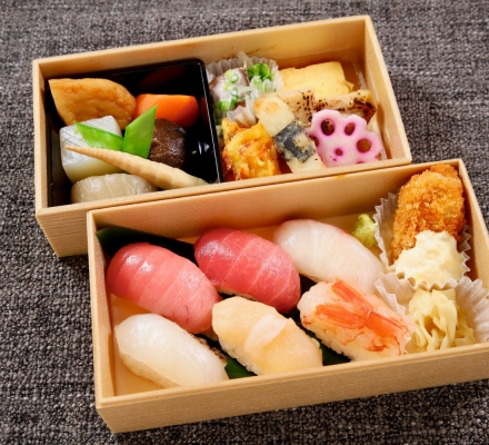 【New】贅沢小箱（本マグロ入りにりぎ弁当）二段重