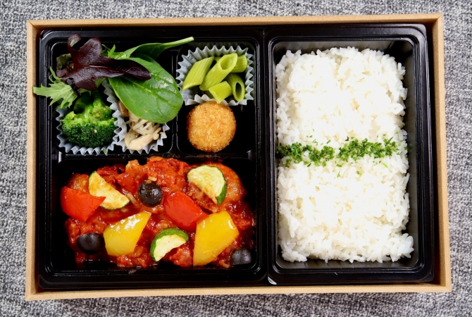 【New】鶏モモ肉と彩り野菜のトマト煮込み～プロヴァンサル～の画像3